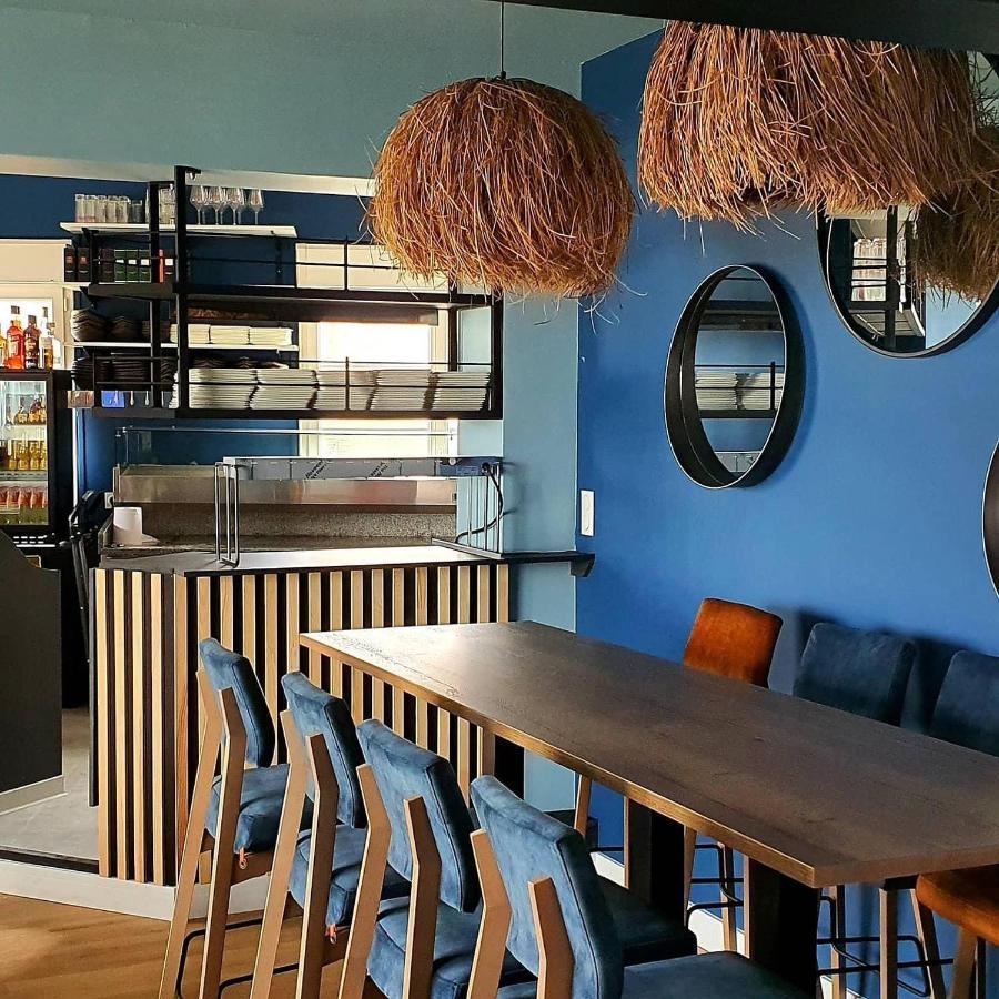 Hotel Restaurant L'Atelier Des Cousins 沙特拉永普拉日 外观 照片