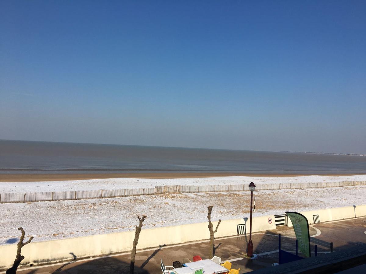 Hotel Restaurant L'Atelier Des Cousins 沙特拉永普拉日 外观 照片